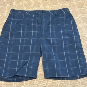 Men’s under Armour performance short size 38 excellent condition